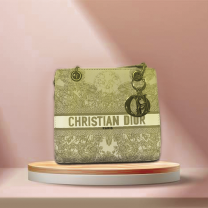 "🌟 Christian Dior: Luxury Meets Style! 👜"