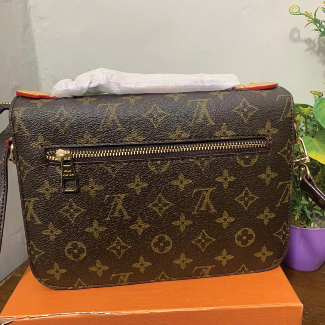 Louis Vuitton Twist – Iconic Designer Shoulder Bag ✨👜